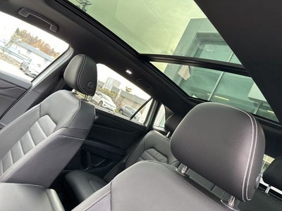 2026 Volkswagen Atlas Cross Sport 2.0T SEL R-Line Black