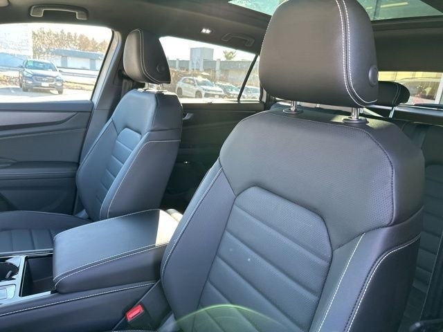 2026 Volkswagen Atlas Cross Sport 2.0T SEL R-Line Black