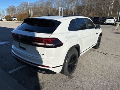 2026 Volkswagen Atlas Cross Sport 2.0T SEL R-Line Black