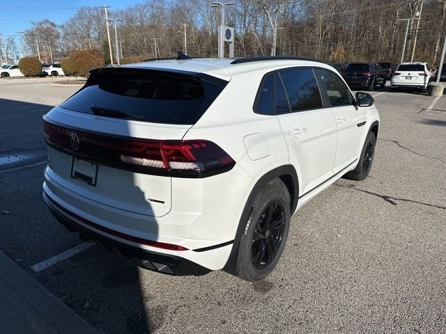 2026 Volkswagen Atlas Cross Sport 2.0T SEL R-Line Black