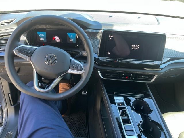 2026 Volkswagen Atlas Cross Sport SEL R-Line Black