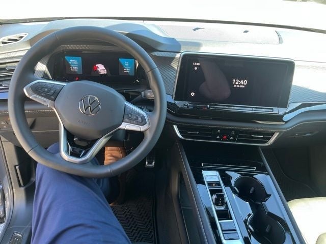 2026 Volkswagen Atlas Cross Sport SEL R-Line Black