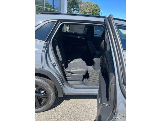 2026 Volkswagen Atlas Cross Sport SEL R-Line Black