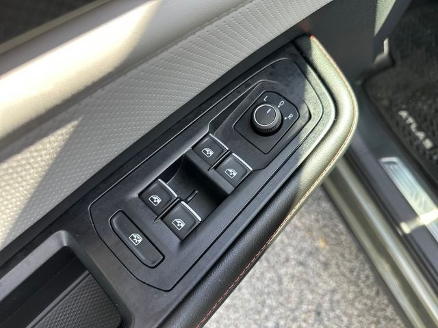 2024 Volkswagen Atlas 2.0T Peak Edition SE w/Technology