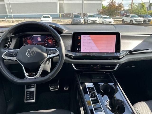 2024 Volkswagen Atlas 2.0T Peak Edition SE w/Technology