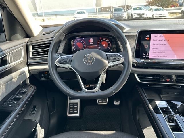 2024 Volkswagen Atlas 2.0T Peak Edition SE w/Technology