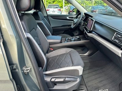 2024 Volkswagen Atlas 2.0T Peak Edition SE w/Technology