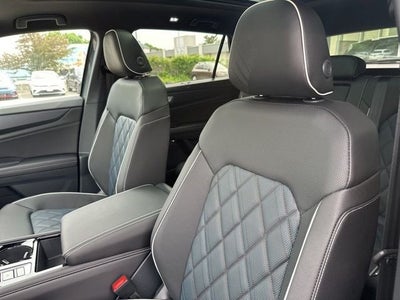 2026 Volkswagen Atlas Cross Sport 2.0T SEL Premium R-Line 4MOTION
