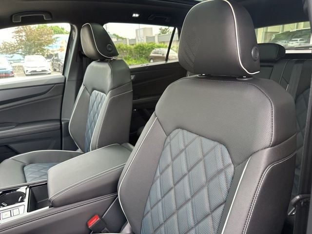 2026 Volkswagen Atlas Cross Sport 2.0T SEL Premium R-Line 4MOTION