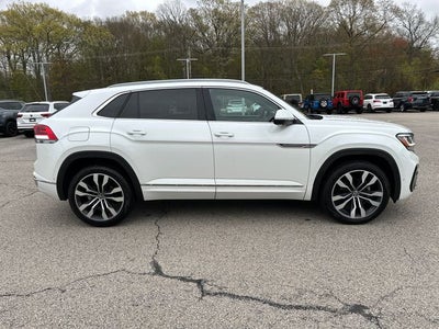 2022 Volkswagen Atlas Cross Sport 3.6L V6 SEL Premium R-Line