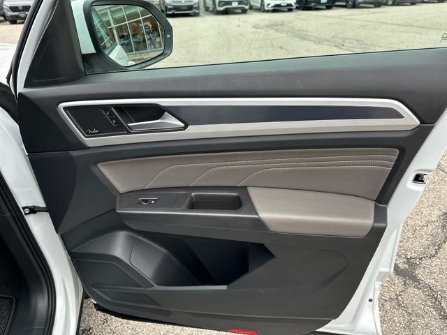 2022 Volkswagen Atlas Cross Sport 3.6L V6 SEL Premium R-Line