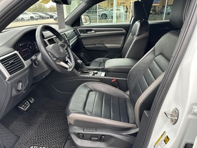 2022 Volkswagen Atlas Cross Sport 3.6L V6 SEL Premium R-Line