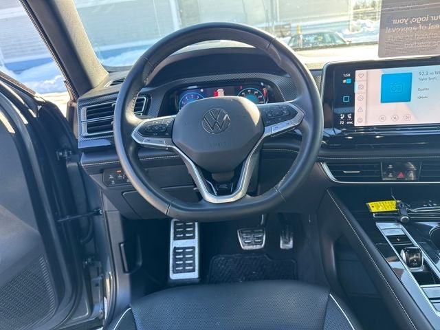 2025 Volkswagen Atlas Cross Sport 2.0T SEL Premium R-Line