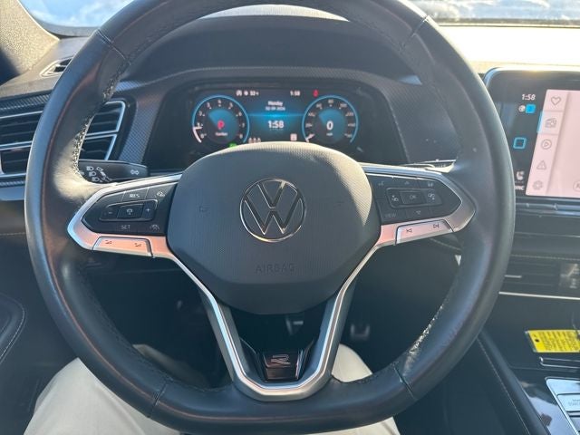 2025 Volkswagen Atlas Cross Sport 2.0T SEL Premium R-Line