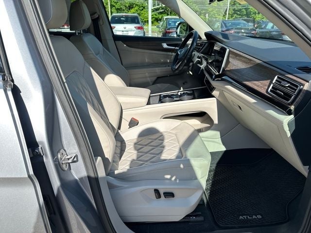2024 Volkswagen Atlas 2.0T SEL Premium R-Line