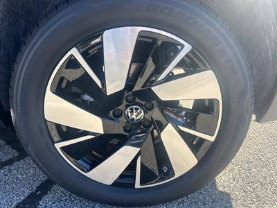 2026 Volkswagen Atlas Cross Sport SE w/Technology