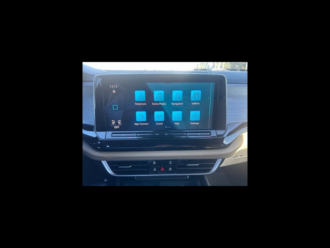 2026 Volkswagen Atlas Cross Sport SE w/Technology
