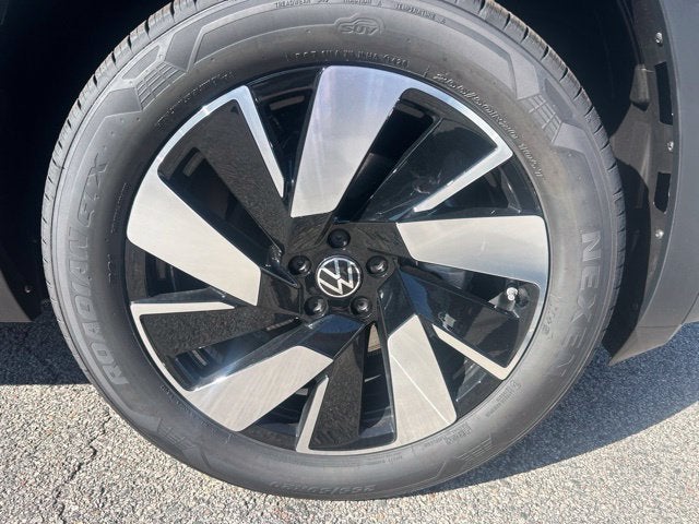 2026 Volkswagen Atlas Cross Sport SE w/Technology