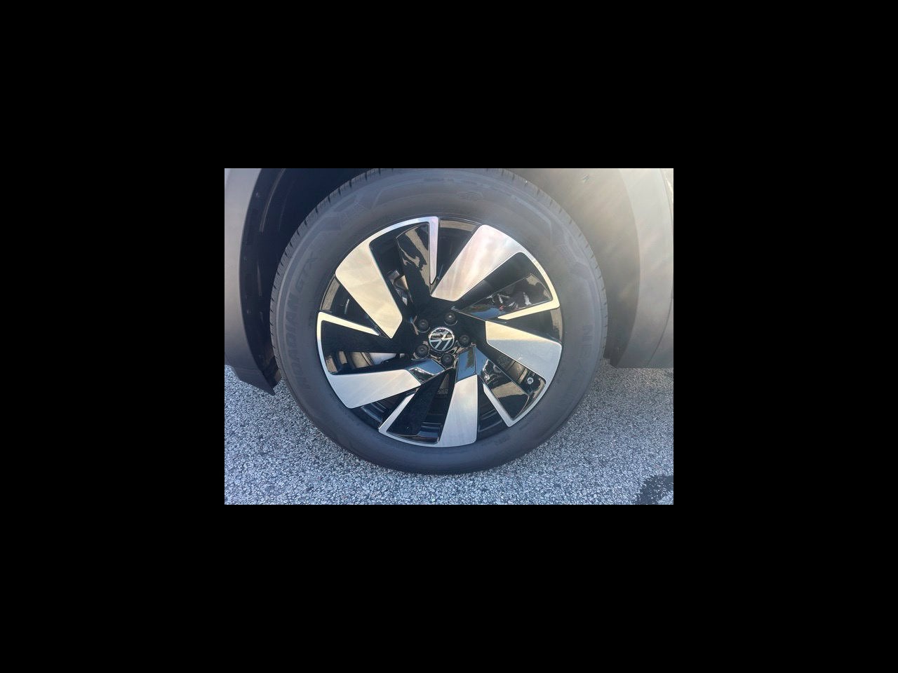 2026 Volkswagen Atlas Cross Sport SE w/Technology