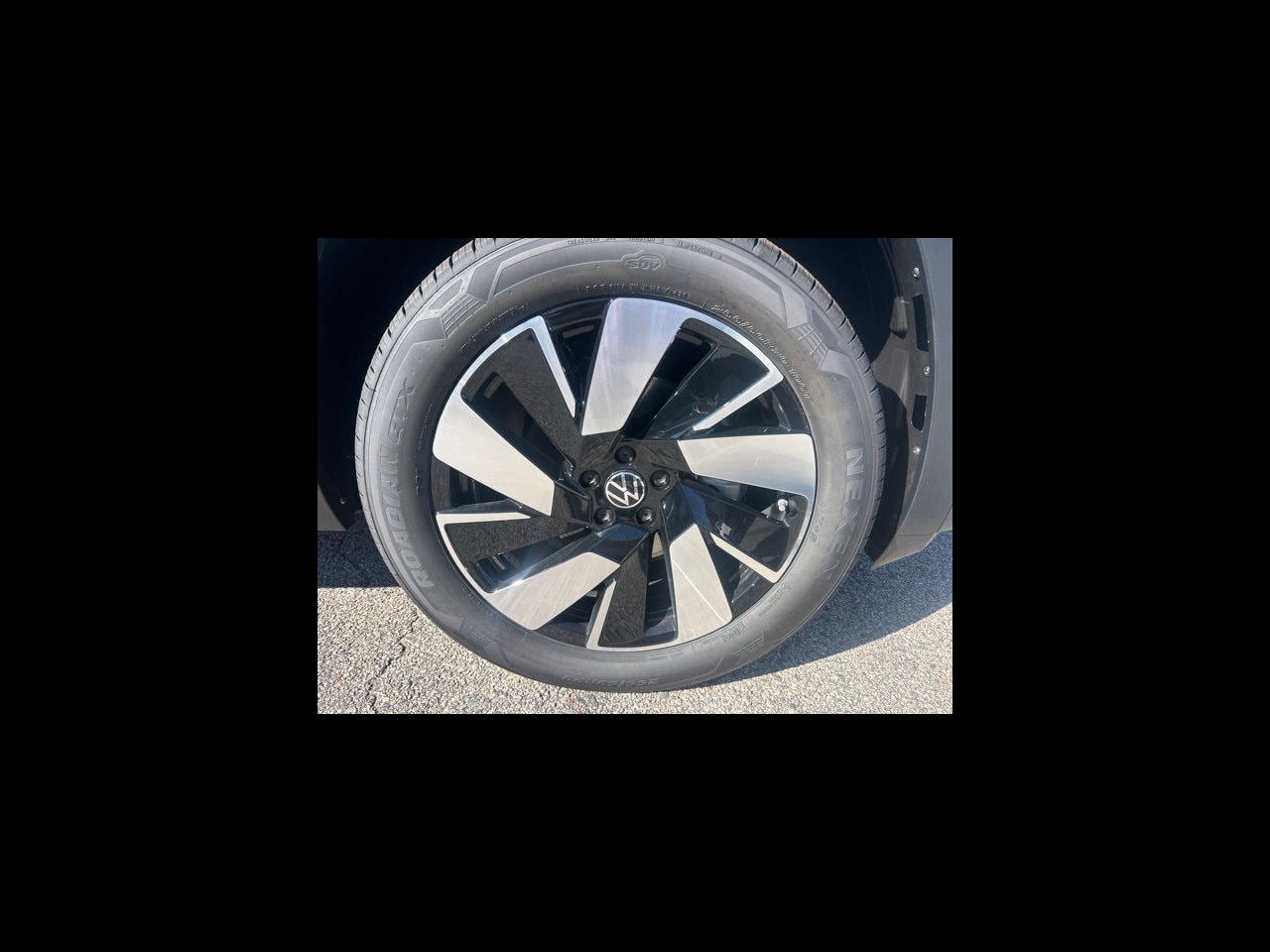 2026 Volkswagen Atlas Cross Sport SE w/Technology