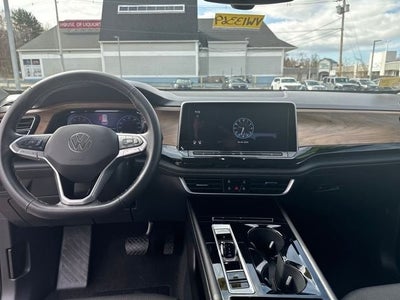 2025 Volkswagen Atlas 2.0T SE w/Technology