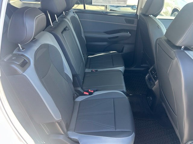 2027 Volkswagen Atlas SE w/Technology