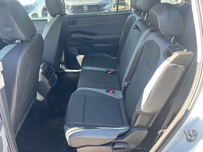 2027 Volkswagen Atlas SE w/Technology