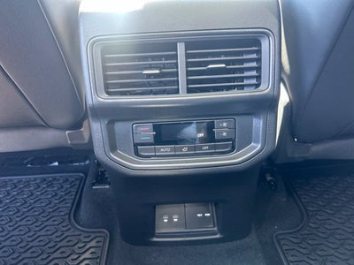 2027 Volkswagen Atlas SE w/Technology