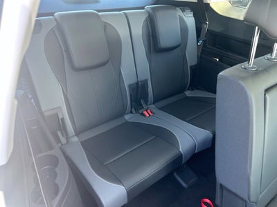 2027 Volkswagen Atlas SE w/Technology