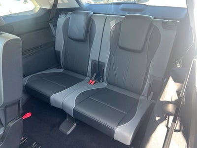2027 Volkswagen Atlas SE w/Technology