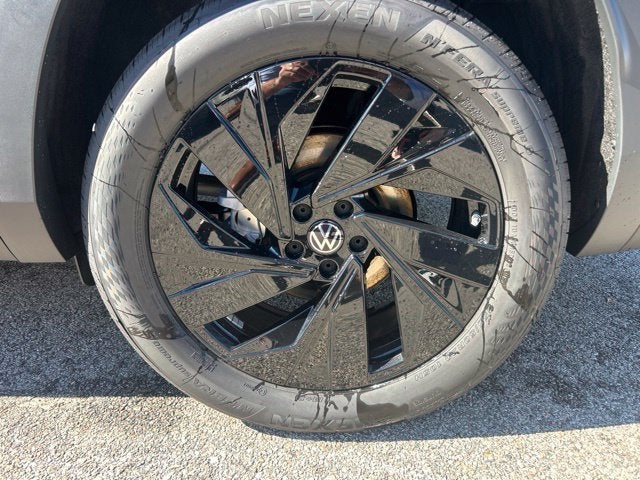 2027 Volkswagen Atlas SE w/Technology