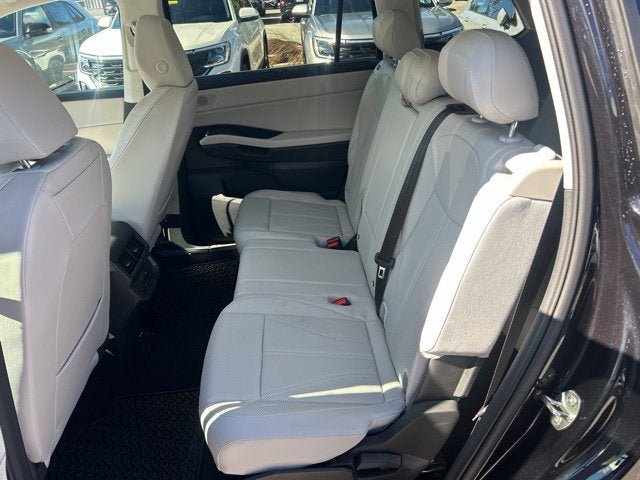 2027 Volkswagen Atlas SE w/Technology