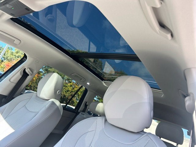 2027 Volkswagen Atlas SE w/Technology