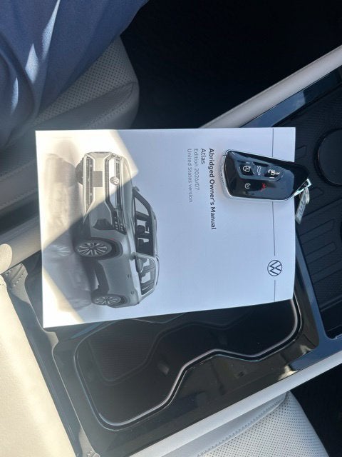 2027 Volkswagen Atlas SE w/Technology