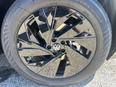 2027 Volkswagen Atlas SE w/Technology