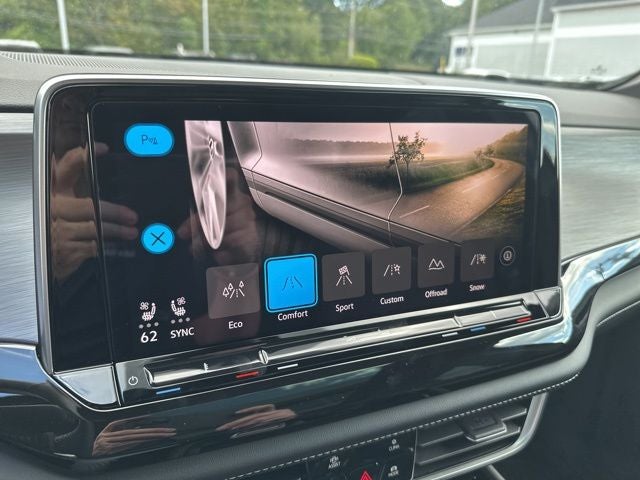 2026 Volkswagen Atlas Cross Sport 2.0T SE w/Technology