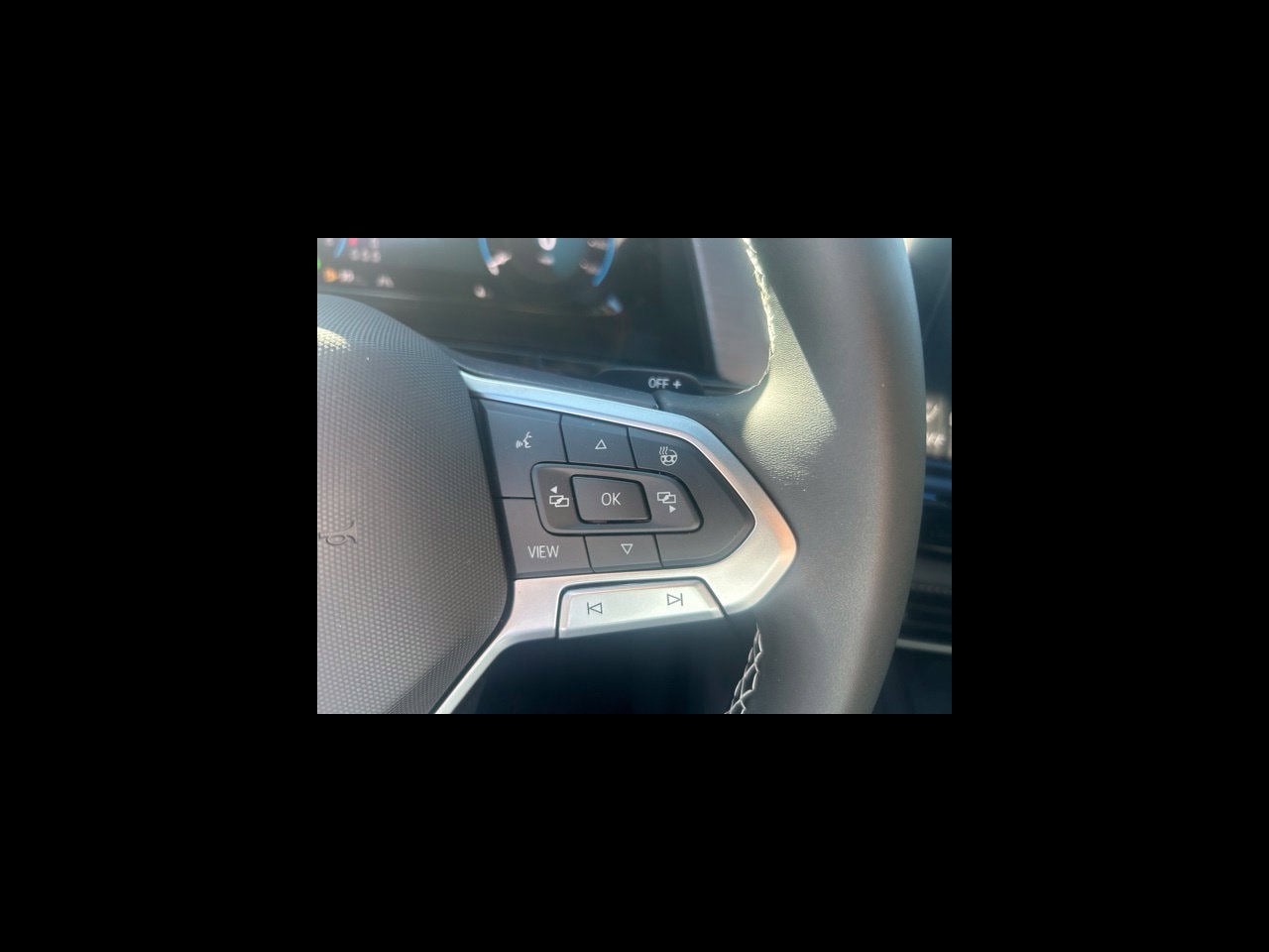 2026 Volkswagen Atlas Cross Sport SE w/Technology