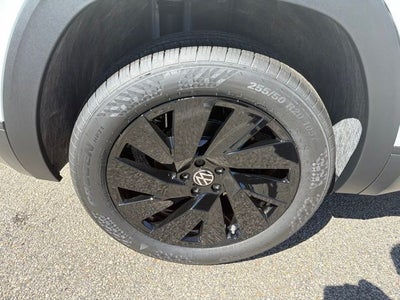 2026 Volkswagen Atlas Cross Sport SE w/Technology