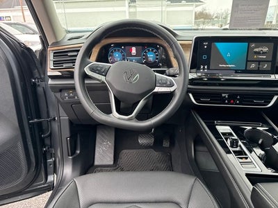 2025 Volkswagen Atlas 2.0T SE w/Technology