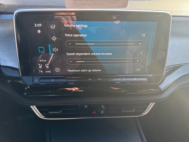 2025 Volkswagen Atlas Cross Sport 2.0T SE