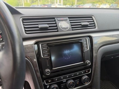 2016 Volkswagen Passat 1.8T SE