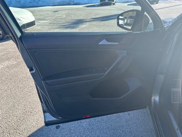 2021 Volkswagen Tiguan 2.0T SE R-Line Black