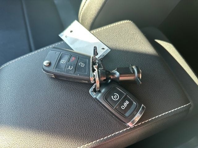 2021 Volkswagen Tiguan 2.0T SE R-Line Black