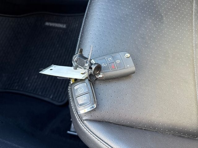 2021 Volkswagen Tiguan 2.0T SE R-Line Black