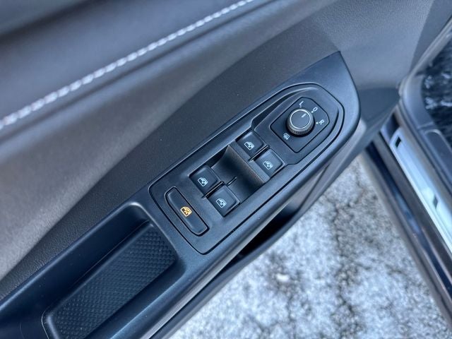 2025 Volkswagen Taos 1.5T SE Black