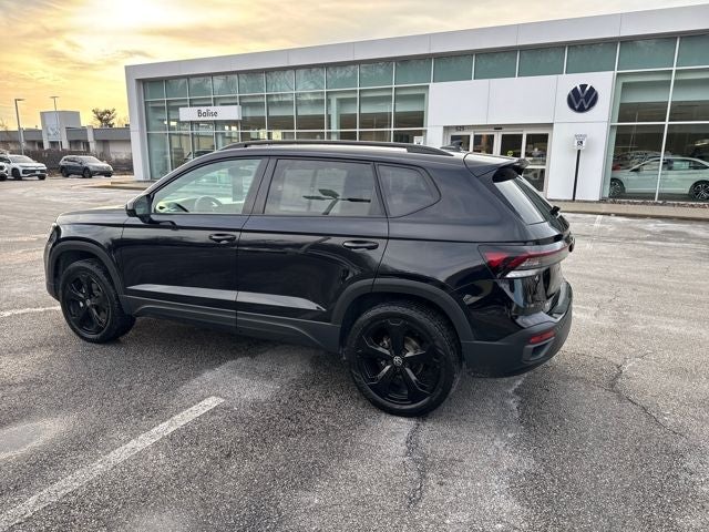 2025 Volkswagen Taos 1.5T SE Black