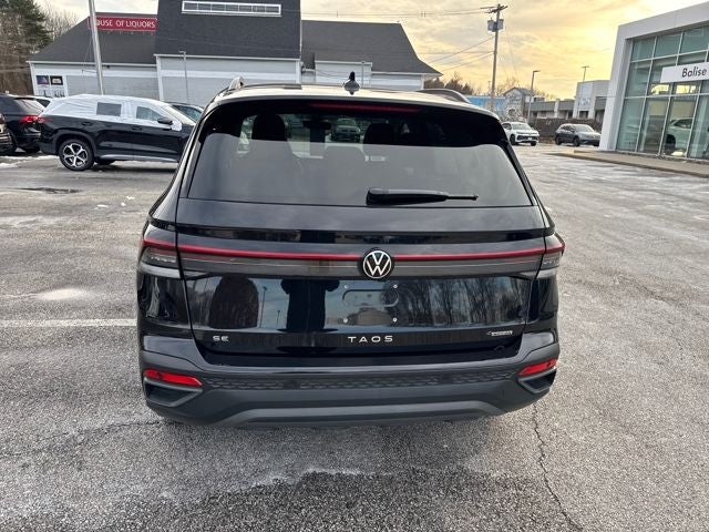 2025 Volkswagen Taos 1.5T SE Black