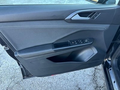 2025 Volkswagen Taos 1.5T SE Black