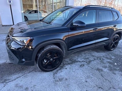 2025 Volkswagen Taos 1.5T SE Black