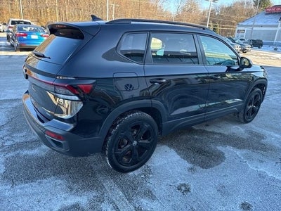 2025 Volkswagen Taos 1.5T SE Black